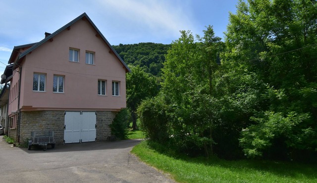 La Maison Rose, new 2-bedroom apartment with all comforts