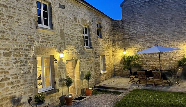 La Maison Templière (Classée 4*)with swimming pool and jacuzzi