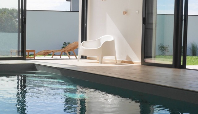 La Maison Toul Ar Ran, indoor pool 29°C, 5-minute walk from the beach.