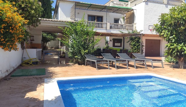 La Mare Bella con Piscina, Wifi, BBQ a 8 min de la Playa en Coche
