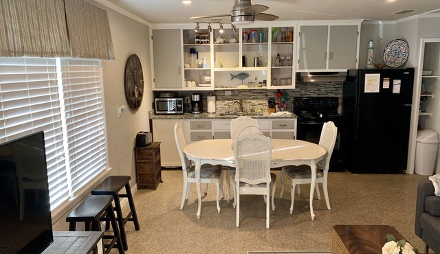La Maria - Sunnyside Breeze Cottage/Walking Distance to Laguna Beach