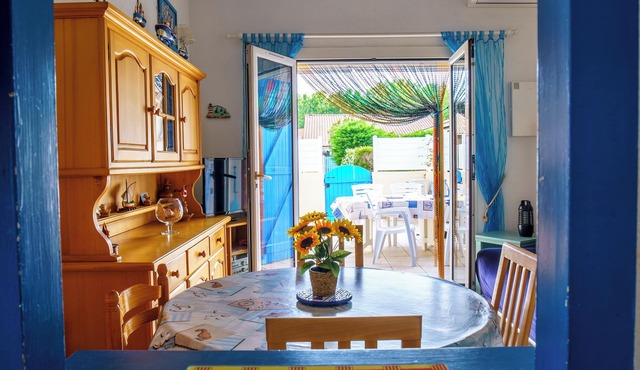 La Marina - Charming Holiday Home in Residence with Swimming Pool