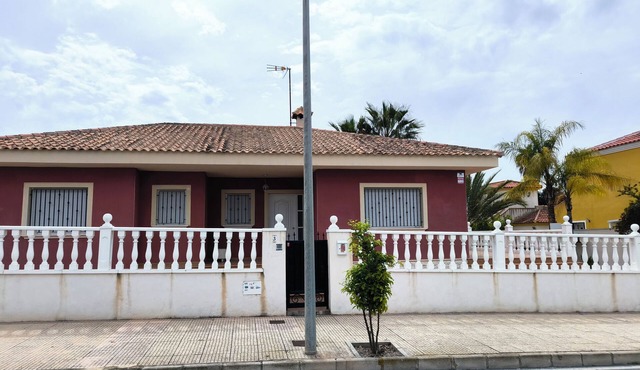 La Marina Holiday Home