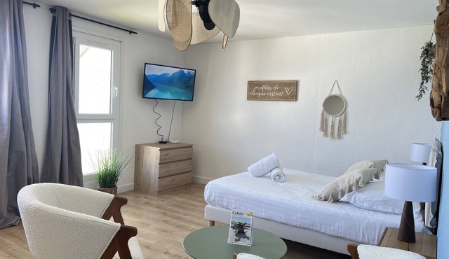 La Marina-Studio-Ensuite with Bath-Harbour view