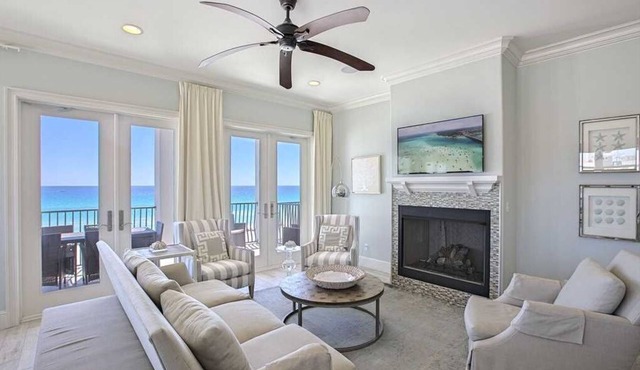 La Mer - Spectacular Beachfront Luxury Home with Pool and Beach Service!
