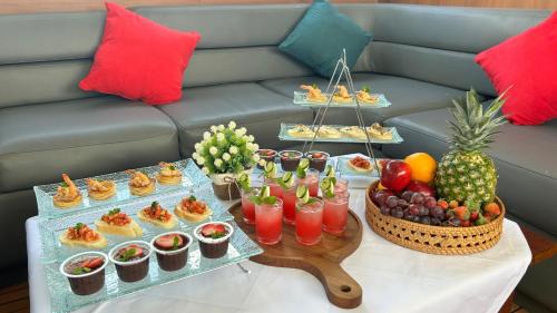 La Merry Yacht cruise