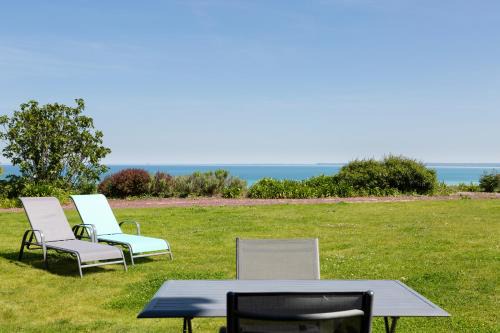 La Metairie du Vauhariot - Cottages de Caractère Vue Mer - Terrasse & Piscine Intérieure Chauffée