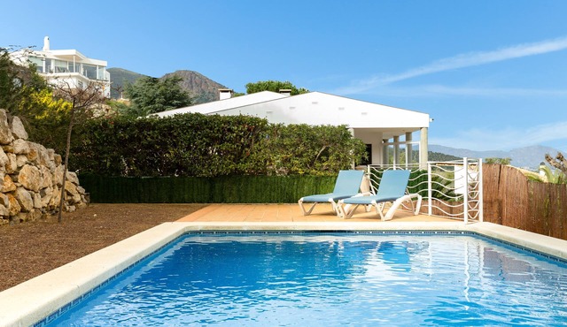 LA MORA II - 4 - Big apartment with garden and swimming-pool with sea views