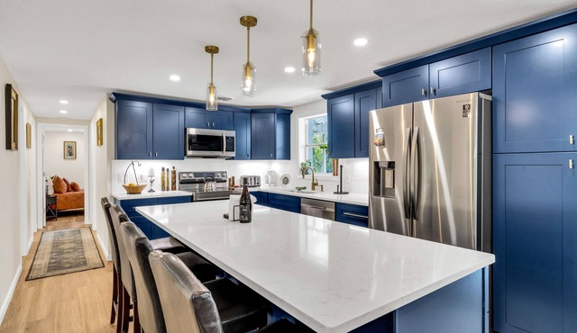 La Niña 5 minutes to Nokomis Beach. Fenced in Yard Pet-Friendly!