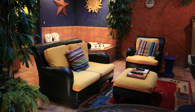 La Noche-Cottage-Jacuzzi-Queenn ( no pet)