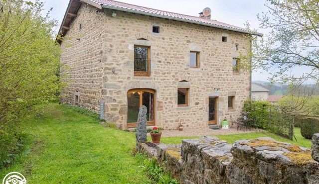 LA Noiseraie DE L'ecureuil