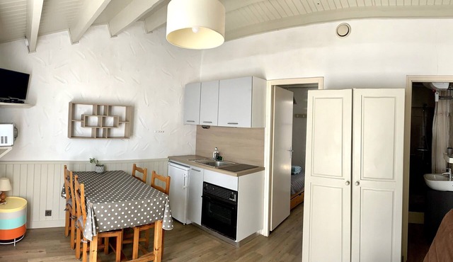 La Noue rental at a low price 250m from the sea and 400m from the village center - 4 people max