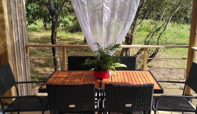 La Paillote, wooden chalet between sea and countryside, pets allowed