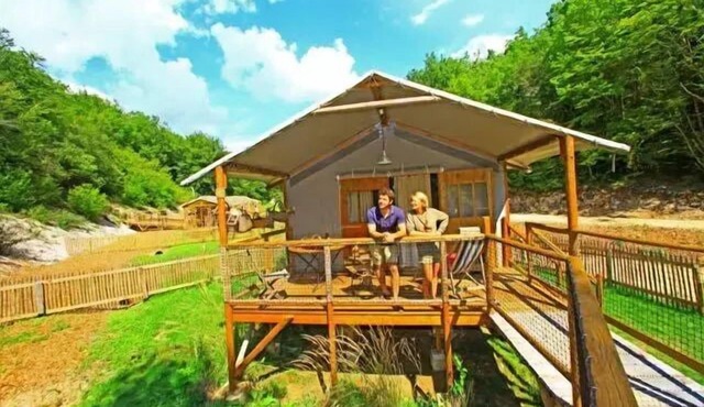 La Palanca (La Passerelle) - covered terrace (with private bathroom) sleeps 4