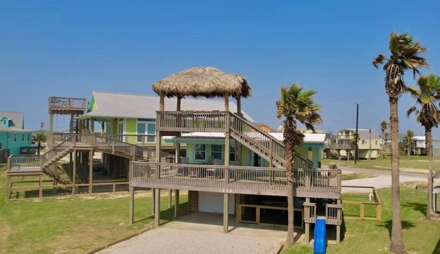 La Palapa whole house at pedestrian beach! Surfside Beach Texas!