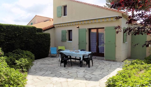 La Palmyre - BRIGHT TERRACED VILLA - garden - SHARED POOL