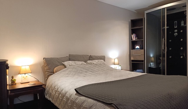 La Parenthèse Furnished apartment, Terrace, Garden. PKG Free Netfix BOx TV.