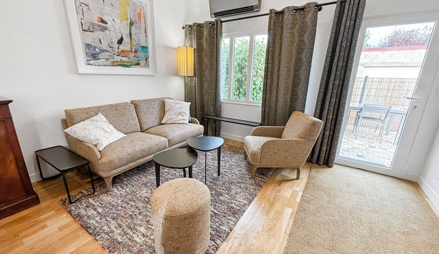 La Parenthèse, near Paris, Terrace and Parking