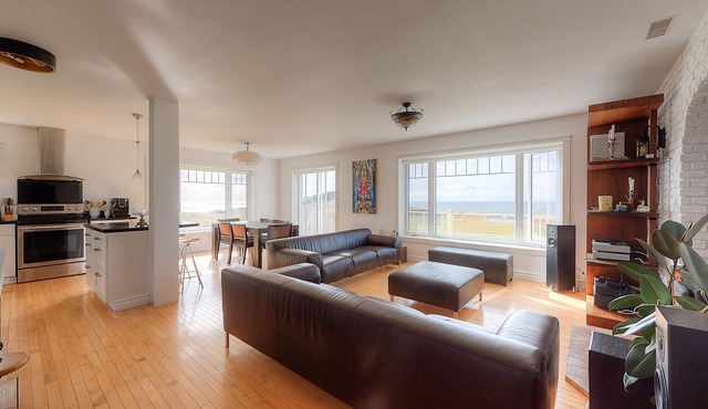 La Pausa, on the sea in Bassin, on the island of Havre Aubert