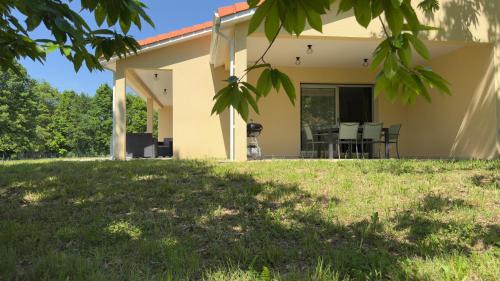 La Pause Limousine, Garden, Wi-Fi, Near Limoges, Golf, Bowling