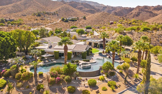 'La Paz Estate' 8 BR, 5 Acre Paradise