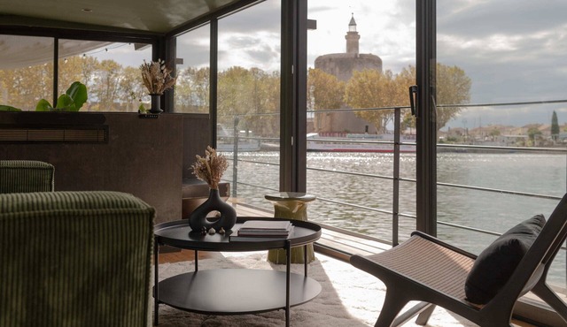 LA PENICHE Bed & Bicycle - Aigues Mortes