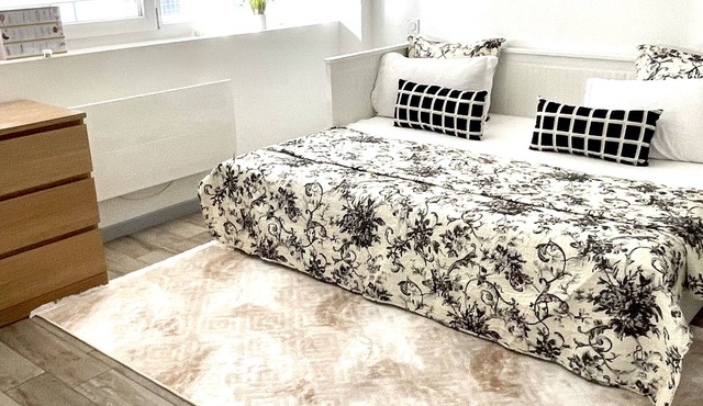 La Perla 2min a Pieds Gare Viotte Studio de 25 Mètres Carrés Calmes Lumineux