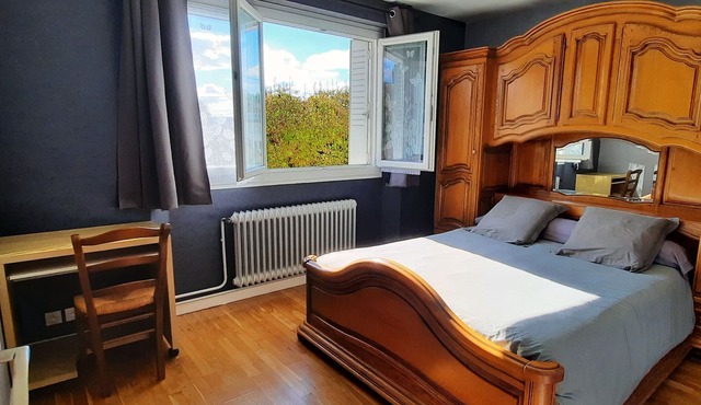 La perle du Jura .up to 4 adults and 2 children, ANCV vacation vouchers accepted