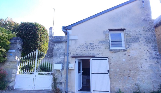 La Pétillante, small whole house for rent in Vouvray