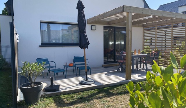 La petite cabonnaise recent 3 bedroom house close to the sea