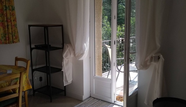 La Petite Grange 1-bed apartment with sunny terrace. Pool & Garden