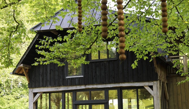 La petite Hortense cosy Normandy country house surrounded by greenery