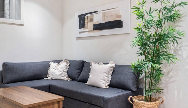 La Petite | Hot Tub | Kensington | Fenced Yard