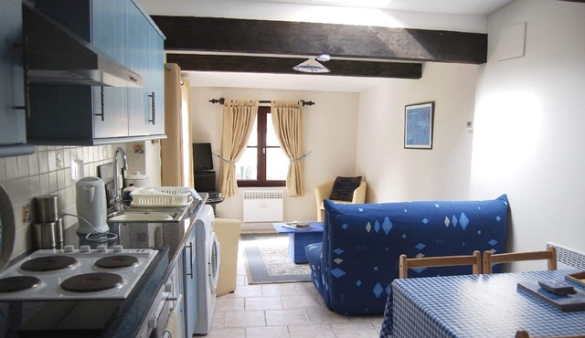 La Petite Maison Sleeps 3 (1 double bedroom + sofa bed in lounge)