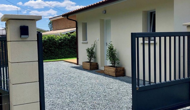 La Petite Molinie. Close to the ocean, pets welcome!