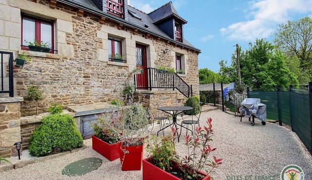 La Petite Pierre - PLOUEZEC