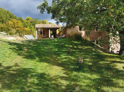 La Peyregoune, logement en pleine nature et table d'hôtes
