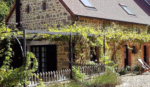 La Pichonna: Charming cottage * swimming pool, tennis court, fishing pond