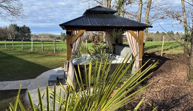La Pierre Dorée - Private Jacuzzi - Romantic or family getaway Dordogne