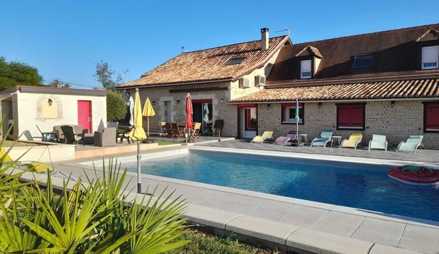 La Pierrotine - Large, comfortable villa with swimming pool