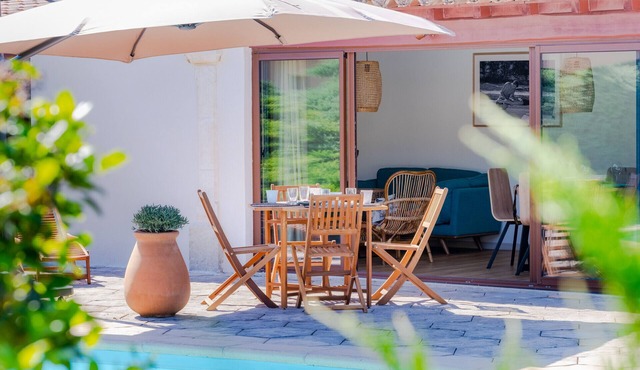 La Piscine, holiday home with heated pool