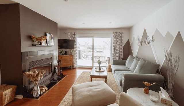La Place du Village - Two Story Condo