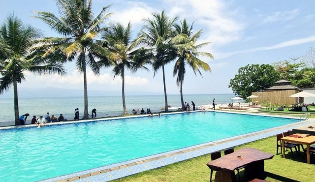 La Plage Beach Club & Resort
