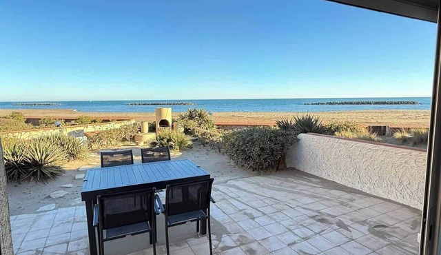 La Plage – Beachfront Villa with Sea View and Private Garden