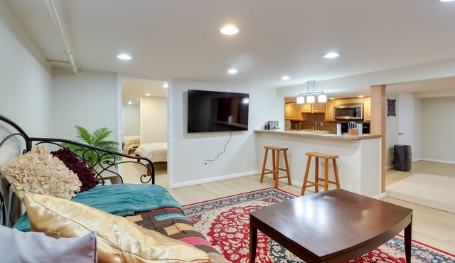 La Plata Apartment: Walk to Shops & Restaurants!