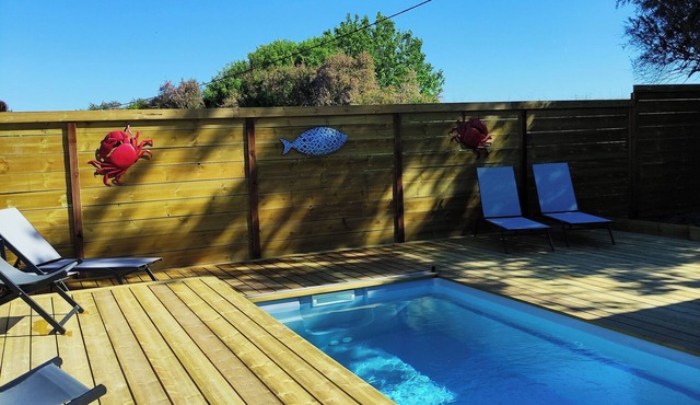 "La Pointe Pescade" fishermen's hut facing the estuary, swimming pool, air conditioning.