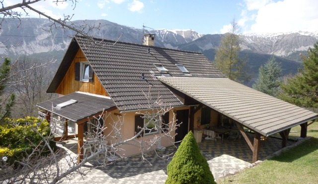 La Pommière 5* - sleeps 14 superb views 15 minutes ski station bain nordique