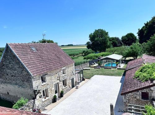 La Pompagne 12 personnes piscine privée et chauffée