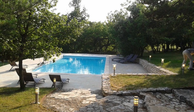 La Poncette, Provencal mas with large garden and private pool in the Luberon.
