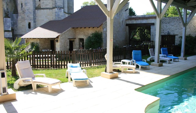 La Porterie Gite de charme * Abbaye de Bois-Aubry,Yul Brynner's grave, 3HA